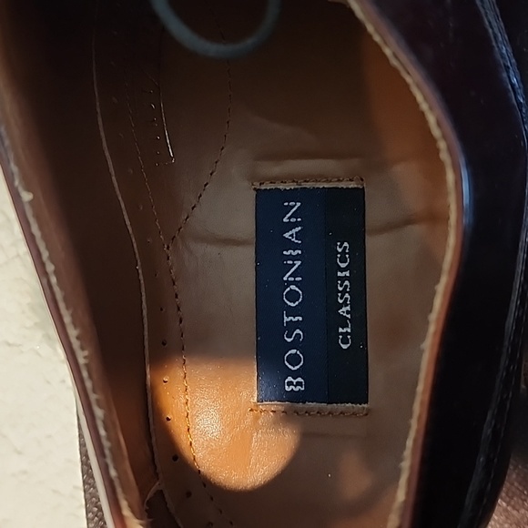 Men's Cole Haan shoes - Picture 2 of 4
